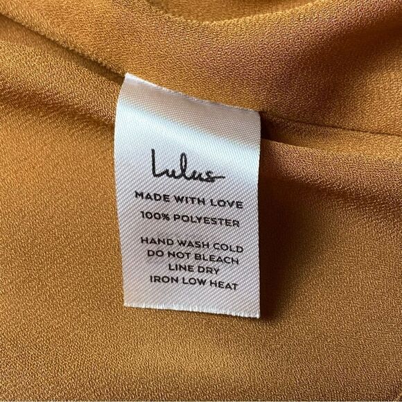 Lulu's Spaghetti Strap Deep V Cami Size Medium - Picture 4 of 10